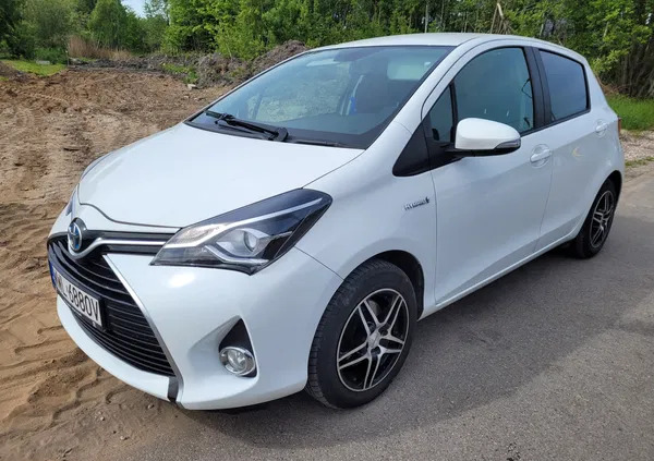 wołomin Toyota Yaris cena 42300 przebieg: 190000, rok produkcji 2015 z Wołomin